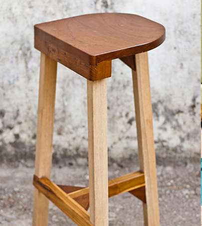 TO1 Bar Stool